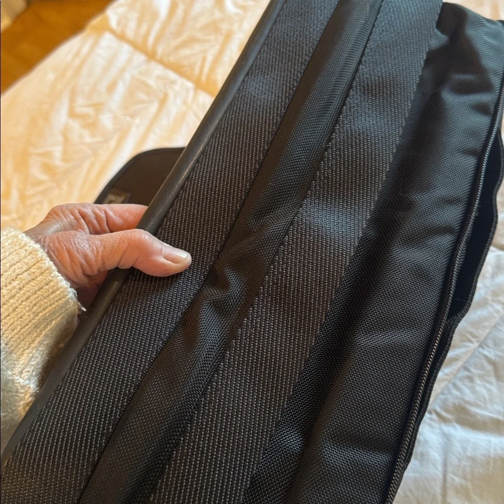 Tumi black computer bag. Like new.